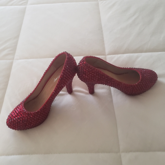 RED GLASS CRYSTAL PLATFORM PUMPS - Picture 4 of 12
